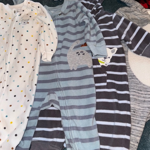 Baby clothes. - Picture 3 of 9